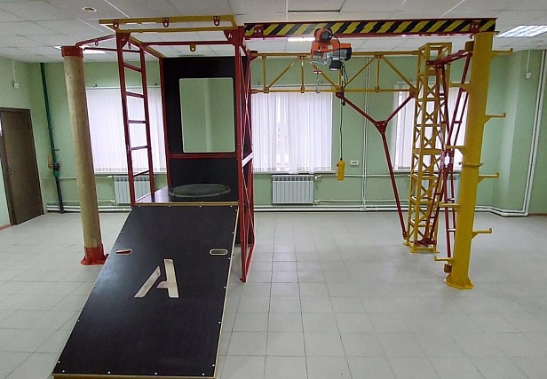 г.Котельниково. Компания "Еврохим-Волгакалий" использует полигон «Альпинист» для обучения на высоте