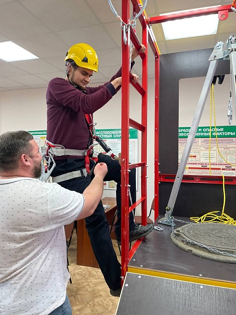 г. Нижнекамск. ЧОУ ДПО «Безопасность труда» рады сообщить что в Нижнекамске открылся первый наш сертифицированный полигон "АЛЬПИНИСТ" для отработки навыков безопасных работ на высоте. г. Нижнекамск. ЧОУ ДПО «Безопасность труда» рады сообщить что в Нижнекамске открылся первый наш сертифицированный полигон "АЛЬПИНИСТ" для отработки навыков безопасных работ на высоте.