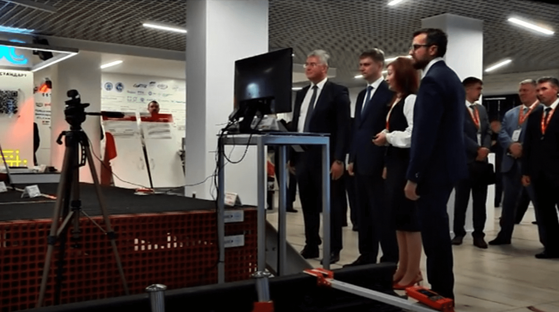 Презентация прибора "МИГ" генеральному директору – председателю правления ОАО «РЖД» Олегу Белозёрову Презентация прибора "МИГ" генеральному директору – председателю правления ОАО «РЖД» Олегу Белозёрову